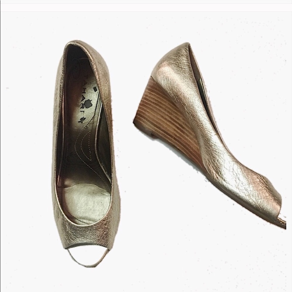 Gold Wedges - Picture 2 of 6